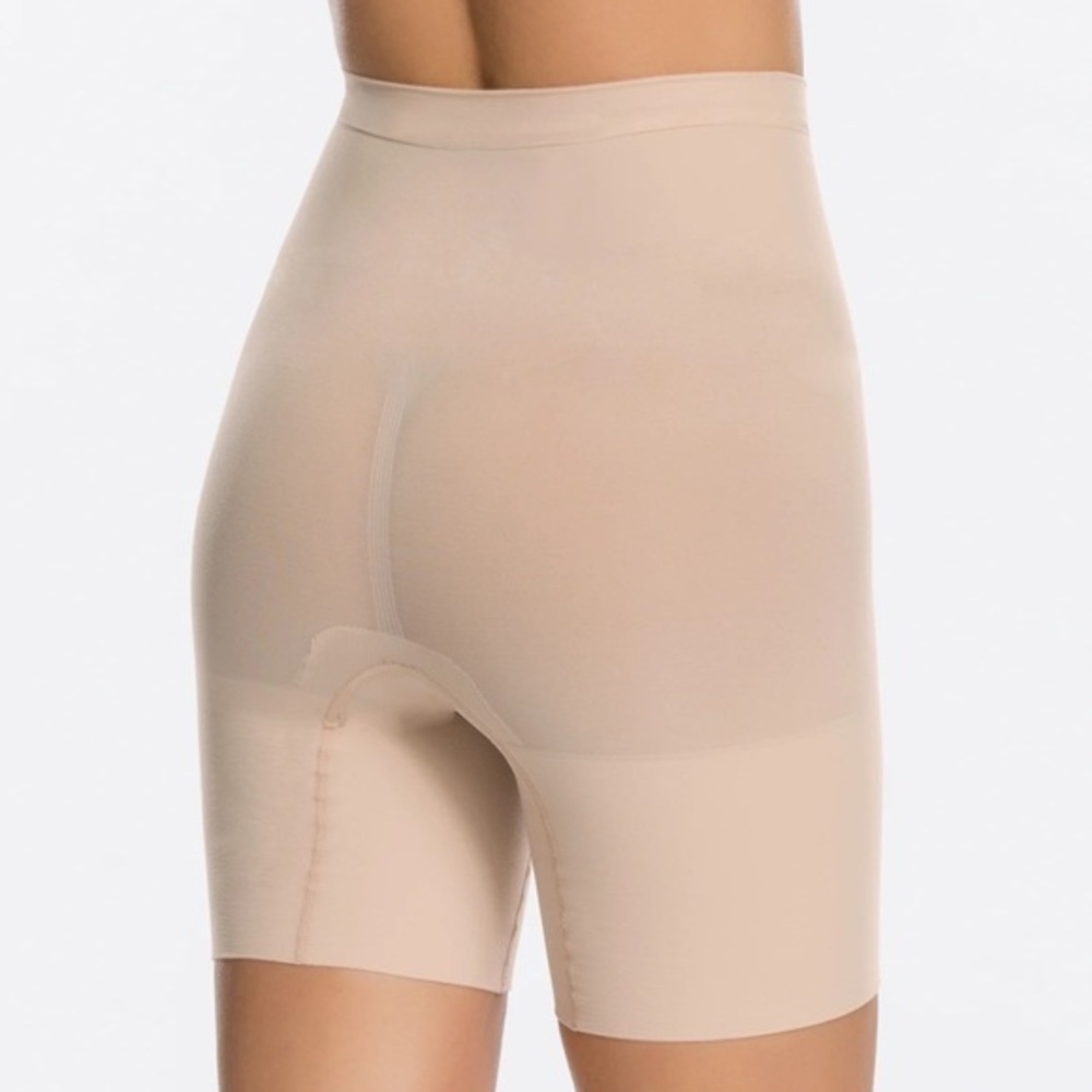 Spanx shape wear Mid Thigh power short in soft nude size 2X‎